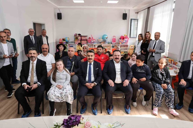 Sivas'ta özel ihtiyaçlı öğrencilere 339 eğitici oyuncak dağıtıldı