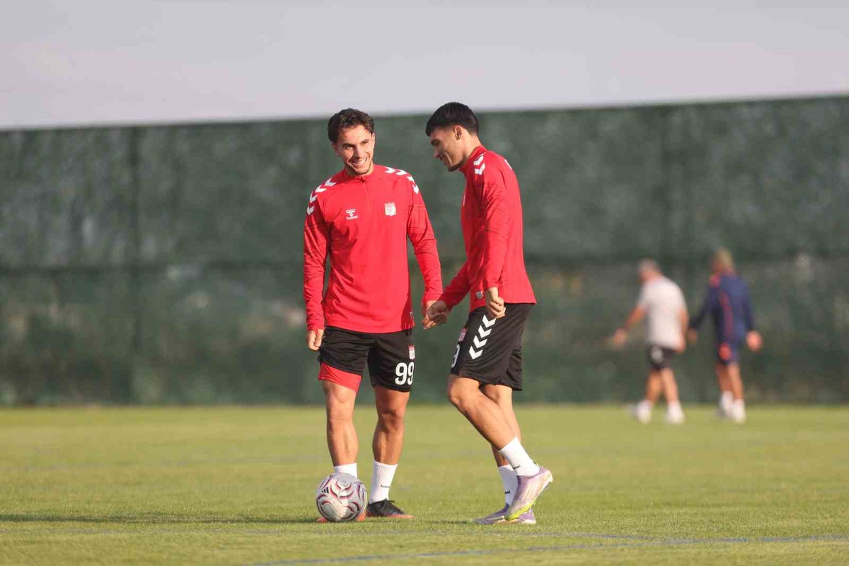 Sivasspor, 10. haftada Bandırmaspor deplasmanı hazırlıklarını tamamladı