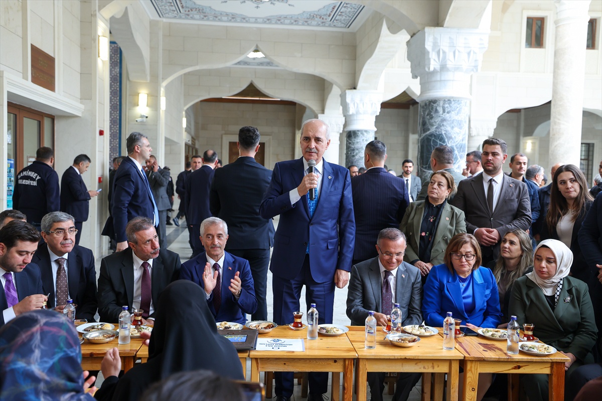TBMM Başkanı Kurtulmuş, Gaziantep\'te cami ziyaretinde Terörsüz Türkiye mesajı verdi