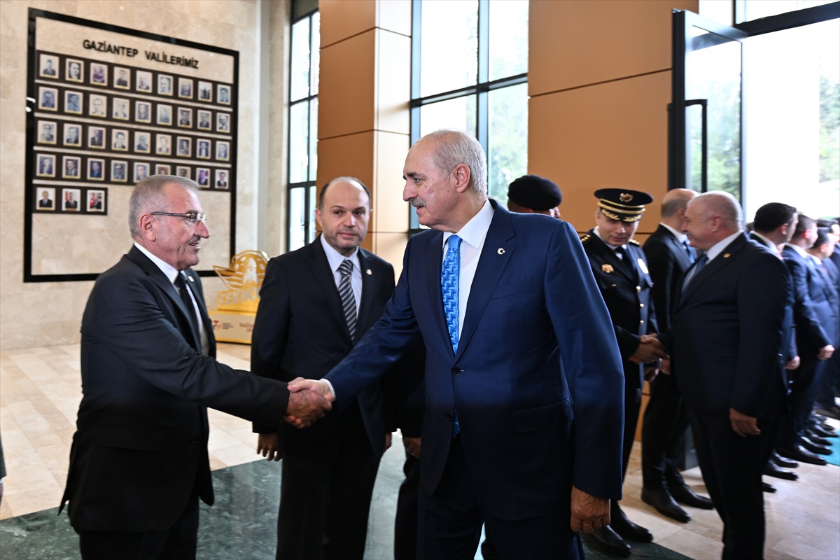 TBMM Başkanı Kurtulmuş, Gaziantep Valiliğinde şeref defterini imzaladı