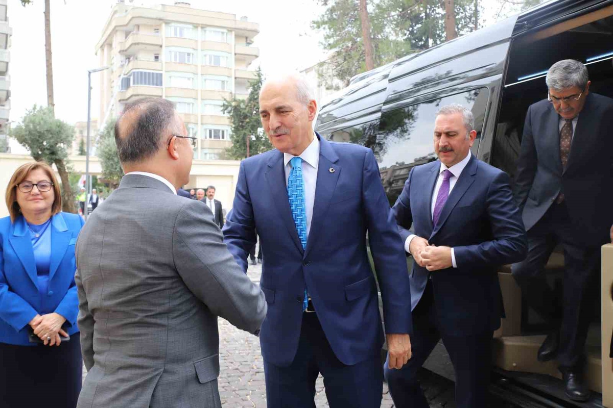TBMM Başkanı Numan Kurtulmuş, Gaziantep Valisi Kemal Çeber’i makamında ziyaret etti