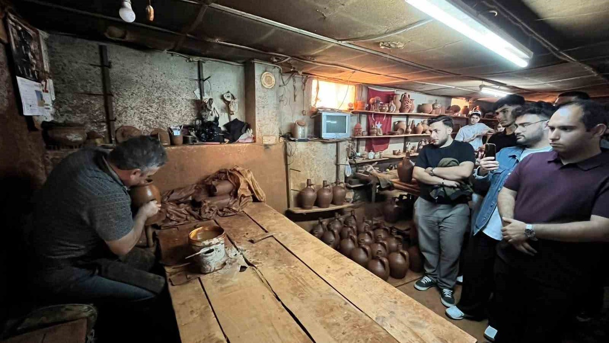 Aydın\'da üniversiteliler Kuşadası ve Karacasu gezisiyle kültür mirasını keşfetti