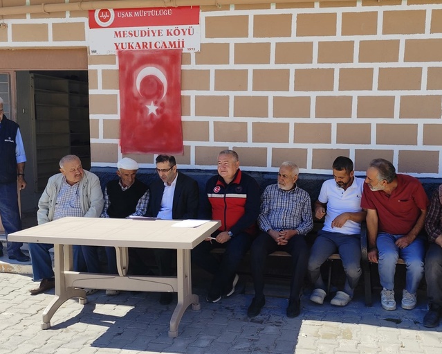 Uşak Tarım ve Orman Müdürlüğü üreticileri ziyaret edip sorunları dinliyor