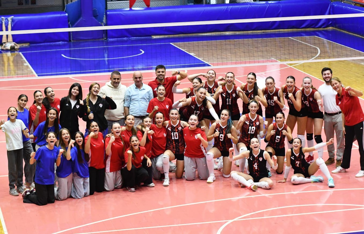 Yunusemre Belediyespor, Gelişim Koleji'ni 3-2 yenerek ilk galibiyetini aldı