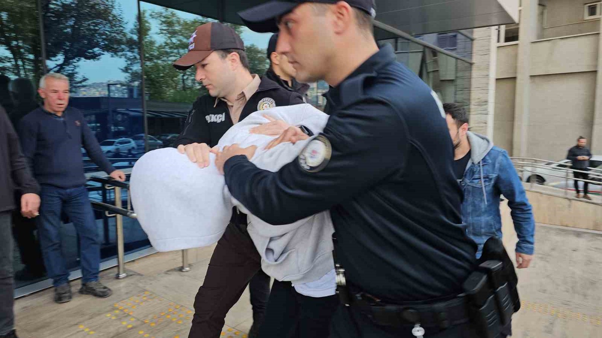Zonguldak\'ta düğün konvoyunda havaya ateş açan 3 şüpheli adliyeye sevk edildi