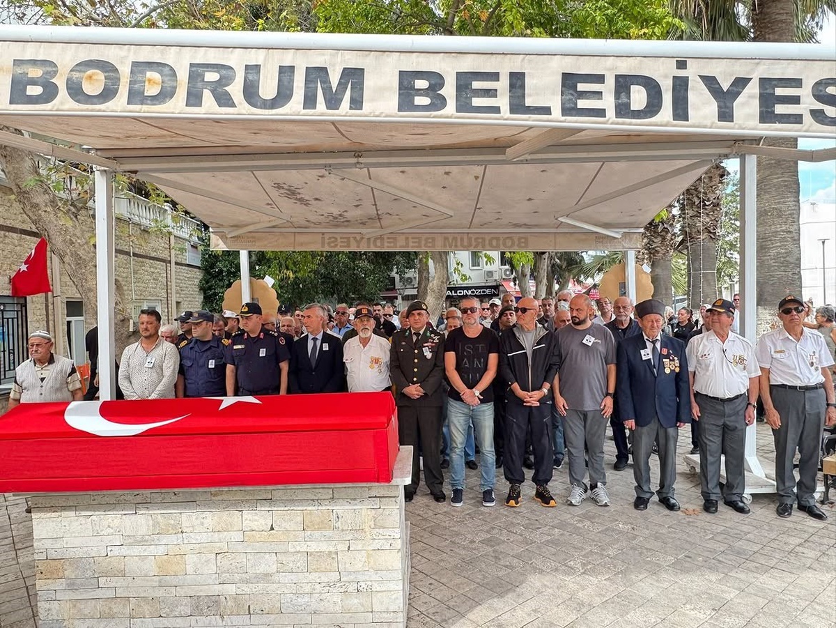 KOAH hastası Kıbrıs Gazisi Hüsnü Şengöz Bodrum\'da son yolculuğuna uğurlandı