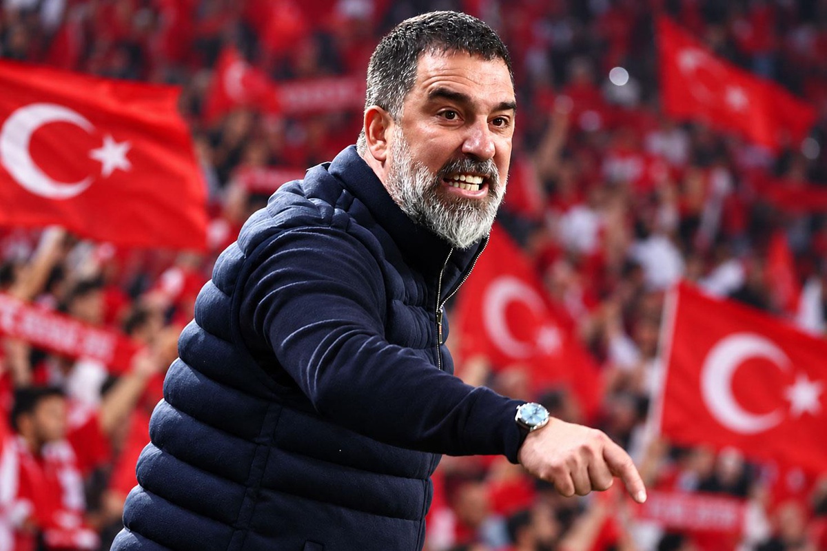 A Milli Takım\'ın başına mı geçiyor? Arda Turan\'dan iddialara yanıt