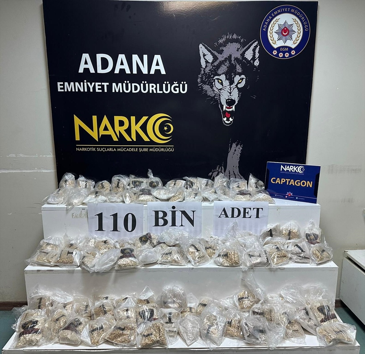 Adana\'da otomobile gizlenen 110 bin uyuşturucu hap ele geçirildi, sürücü tutuklandı