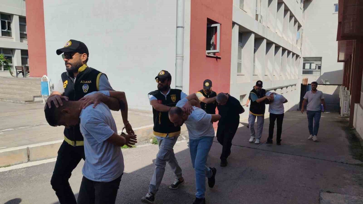 Adana\'da kuyumcu cinayeti şüphelisi Kuşadası\'nda jet skiyle Sisam\'a kaçamadı