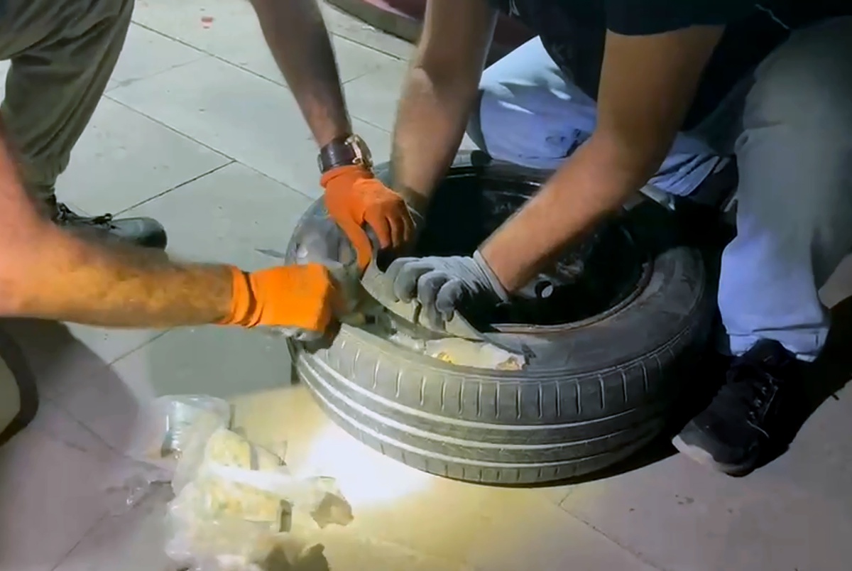 Adana\'da 110 bin uyuşturucu hap ele geçirildi, araç sürücüsü tutuklandı
