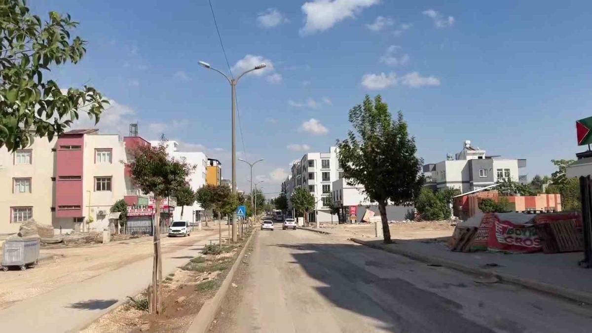 Adıyaman\'da 3 yıl sonra aynı güzergahlar yeniden yükselen binalarla değişti