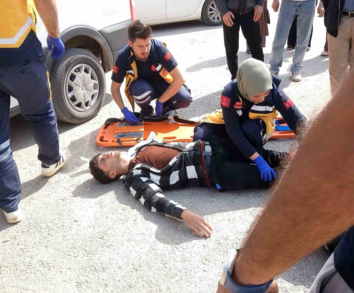 Adıyaman Gölbaşı\'nda iki otomobil çarpıştı, sürücülerden 1 kişi yaralandı