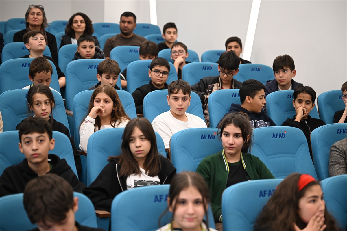 AFAD: 3 yılda 32 milyon kişiye afet farkındalık eğitimi