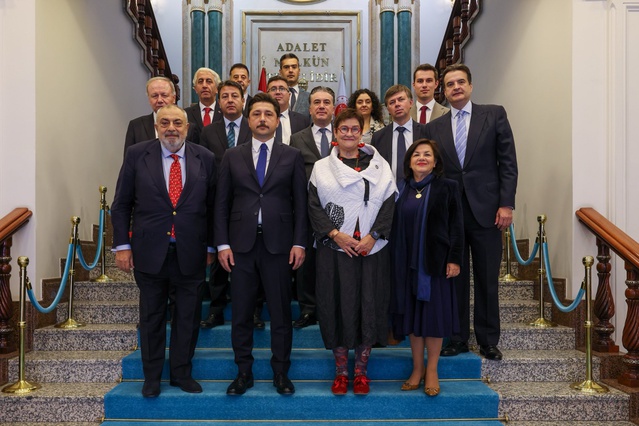 Adalet Bakan Yardımcısı Ceyhan, AKPM Başkanı Bayr ile Bakanlıkta görüştü