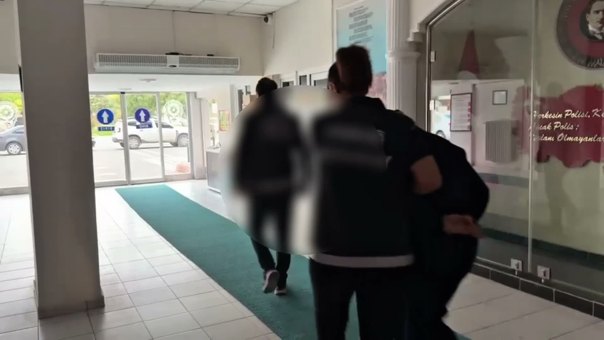 Aksaray\'da 4 şüphelinin midesinden 155 parça uyuşturucu kapsülü çıktı, tutuklandılar