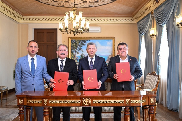 Antalya Aksu'da 6 hekimli, üç sağlık birimli tesis için protokol imzalandı