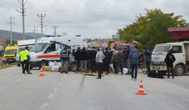 Korkuteli'de kazada Meryem Kuzan öldü, 2 yaralı, ehliyetsiz sürücü gözaltına alındı