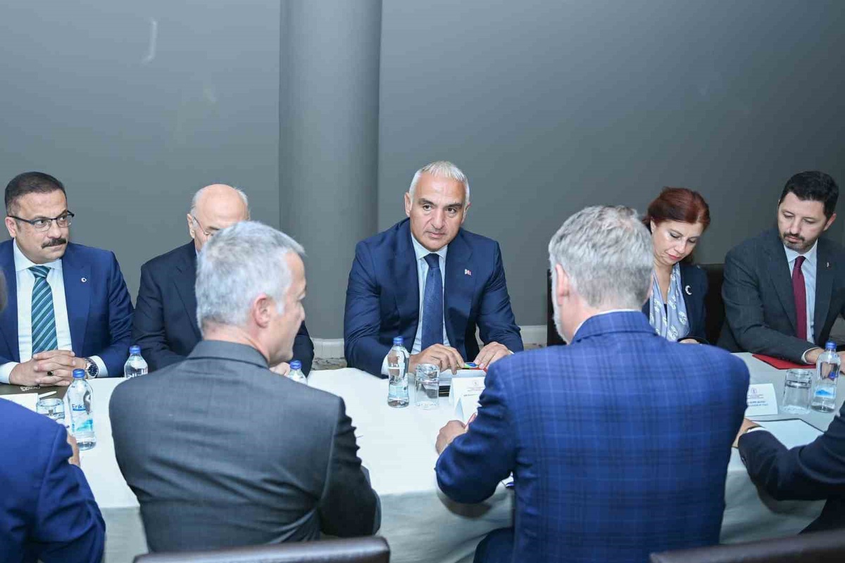 Bakan Ersoy ve İtalya Kültür Bakanı Giuli Pamukkale\'de kültürel mirası değerlendirdi