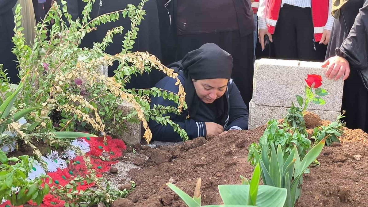 Gemi faciasında 2 çocuğunu kaybeden anne, \'Çok özledim sizi\' notlu fotoğraf paylaştı