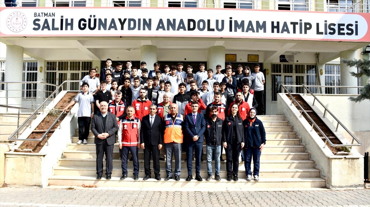 Batman\'da 13 Ekim afet gününde okullarda öğrenci ve personel tahliye tatbikatı yaptı