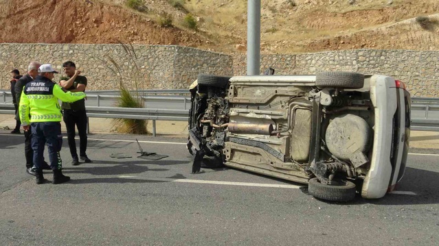 Batman Gercüş-Hasankeyf arasında takla atan otomobilin sürücüsü yara almadan kurtuldu