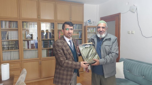 Aydıntepe Müftülüğü Din Görevlileri Haftası'nda emekli din görevlilerini ziyaret etti