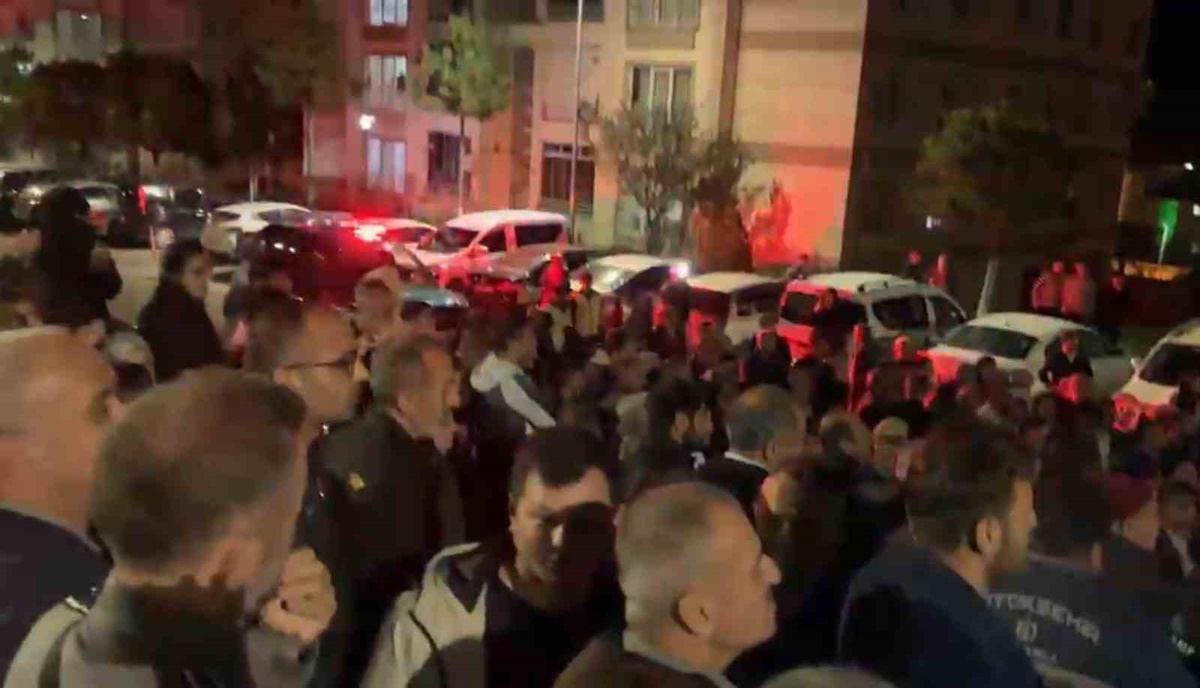 Bursa Gürsu\'da öne sürülen 3 bin TL ek ödeme eylemine jandarma müdahale etti