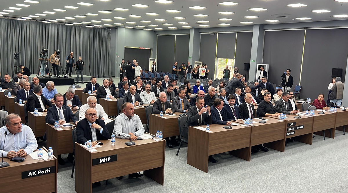 Mersin Büyükşehir Belediyesi\'nde başkanvekili seçimi sonuçlandı! CHP\'nin adayı Gülşah Yıldırım Genç seçildi