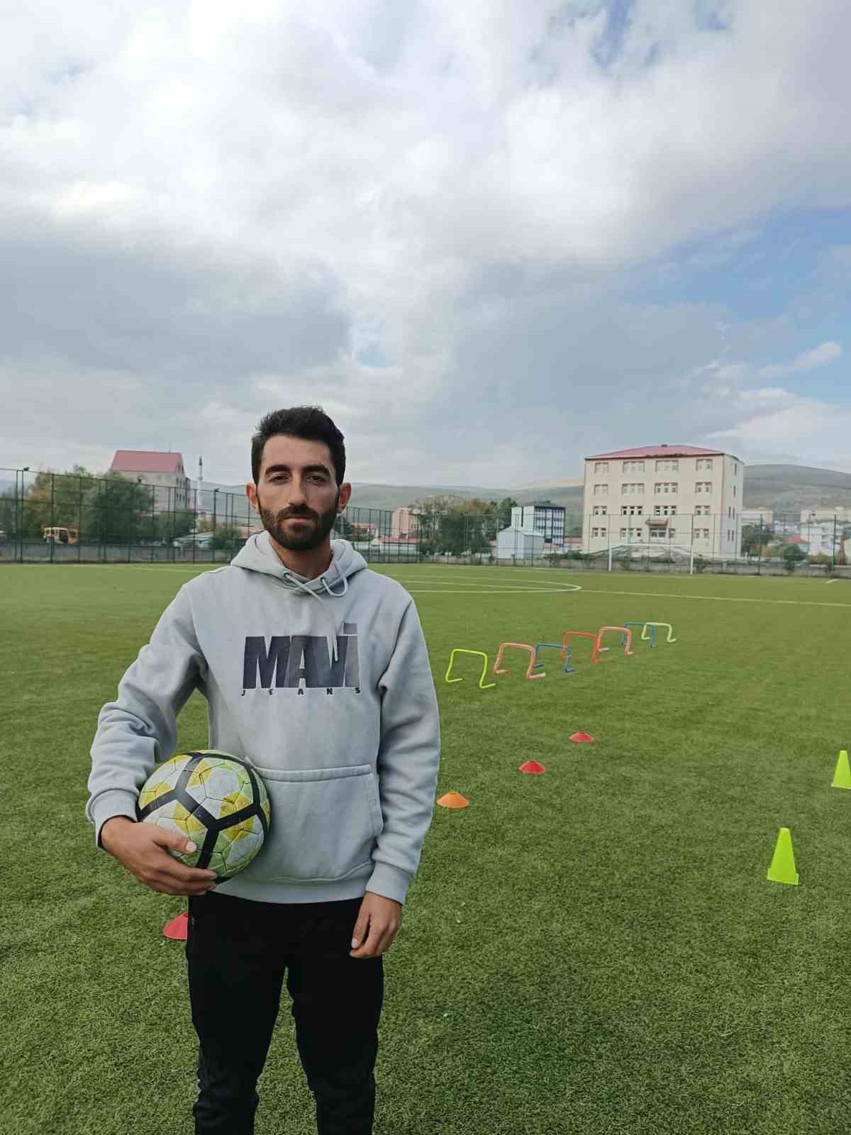 Çıldır\'da 9-14 yaş çocuklara ücretsiz futbol kursu 17 Ekim\'de başlıyor