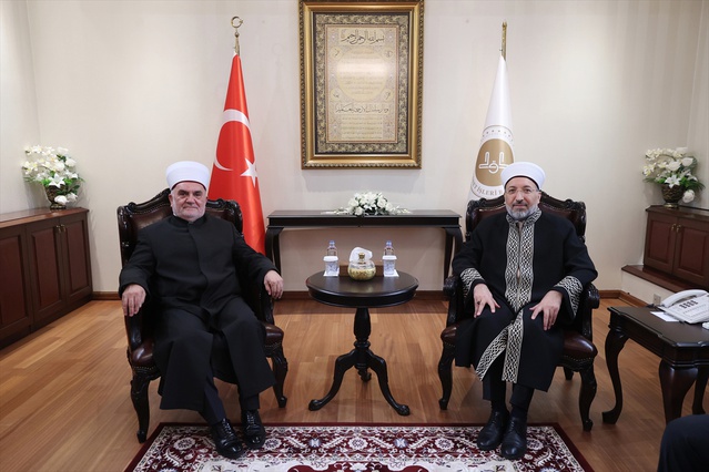 Diyanet Başkanı Arpaguş, Sırbistan İslam Birliği Meşihatı Başkanı Dudiç'i tebrik etti