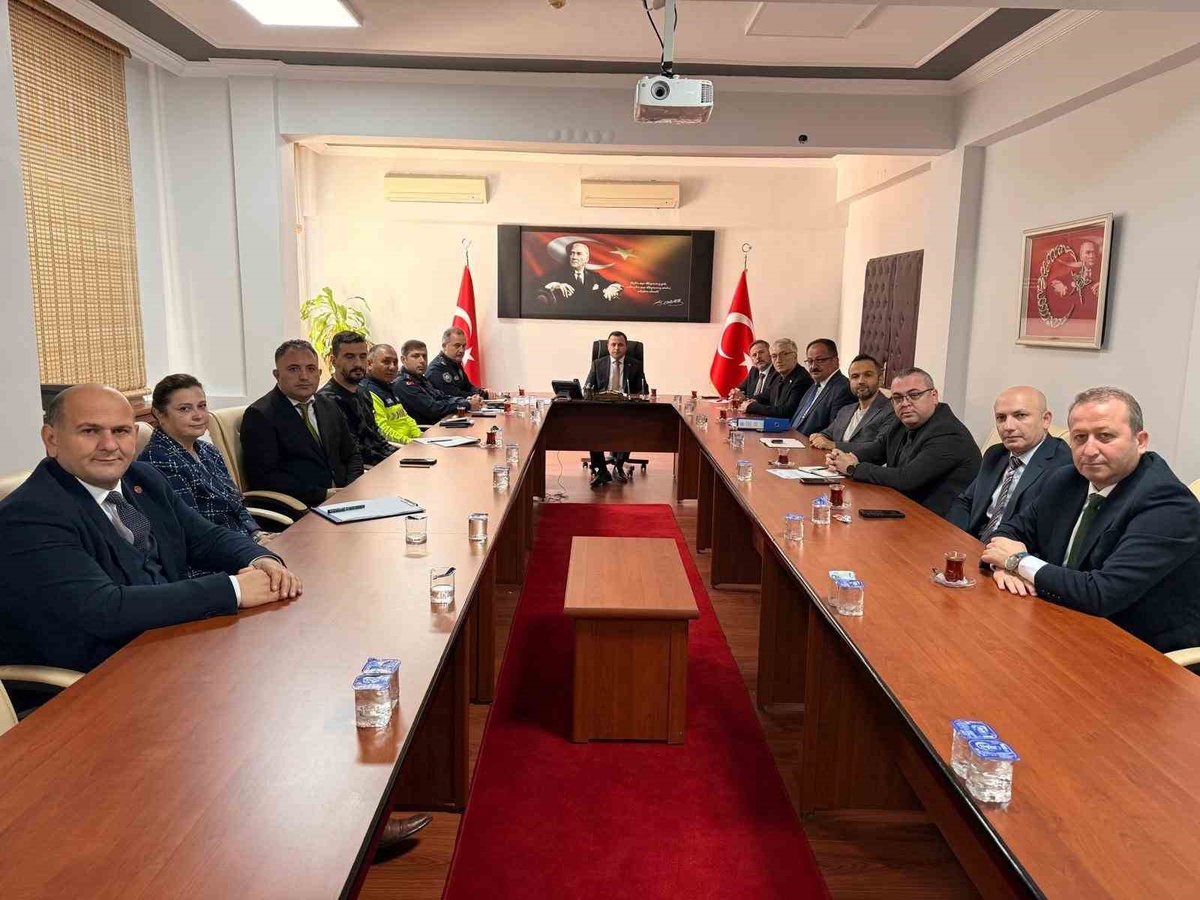 Düzce Akçakoca\'da üniversite öğrencilerinin güvenliği için tedbirler görüşüldü