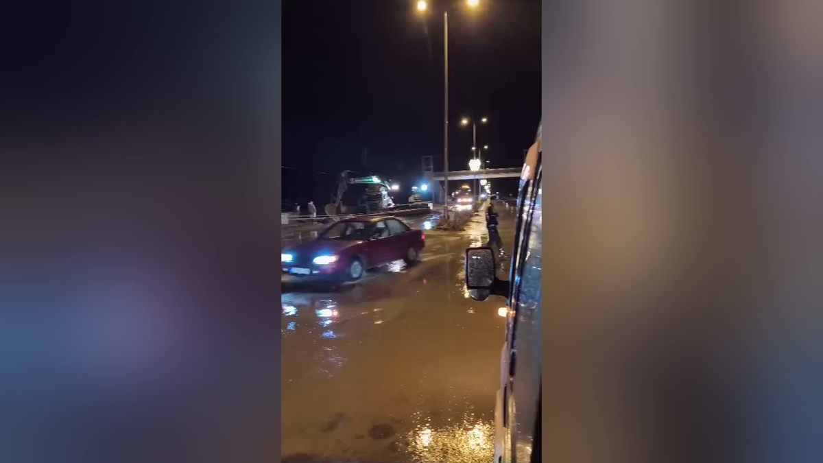 Elazığ\'da sağanak sele dönüştü, OSB\'de yollar ve elektrik hatları zarar gördü