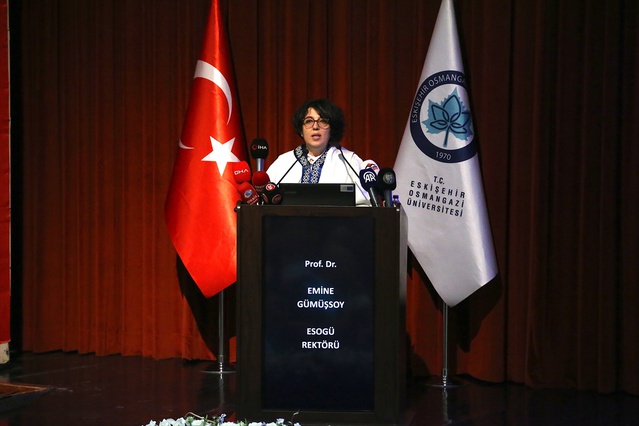 Eski TBMM Başkanı Şentop, ESOGÜ'de gençlere kimlik ve kabiliyetten bahsetti