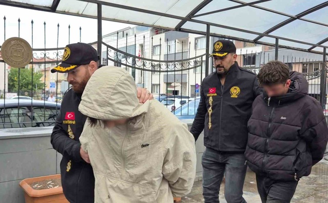 Eskişehir'de tüfekli kavgada 2 kişi yaralandı, kaçan 2'si çocuk 5 şüpheli yakalandı