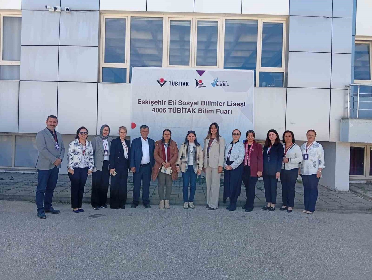 TÜBİTAK 4006 Ödülü\'nde Türkiye birincisi Eskişehir Eti Sosyal Bilimler Lisesi oldu