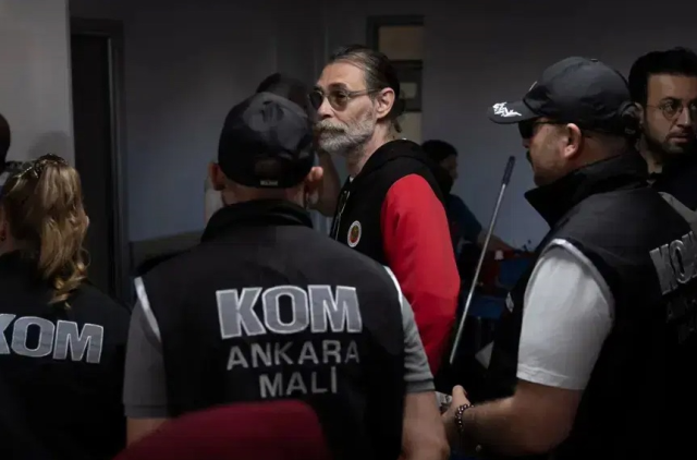 Etimesgut Belediyesi'ne 2. dalga operasyon! Başkan yardımcıları dahil çok sayıda gözaltı var