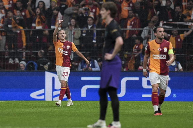 Galatasaray öne geçtiği maçta Barcelona'ya farklı kaybetti