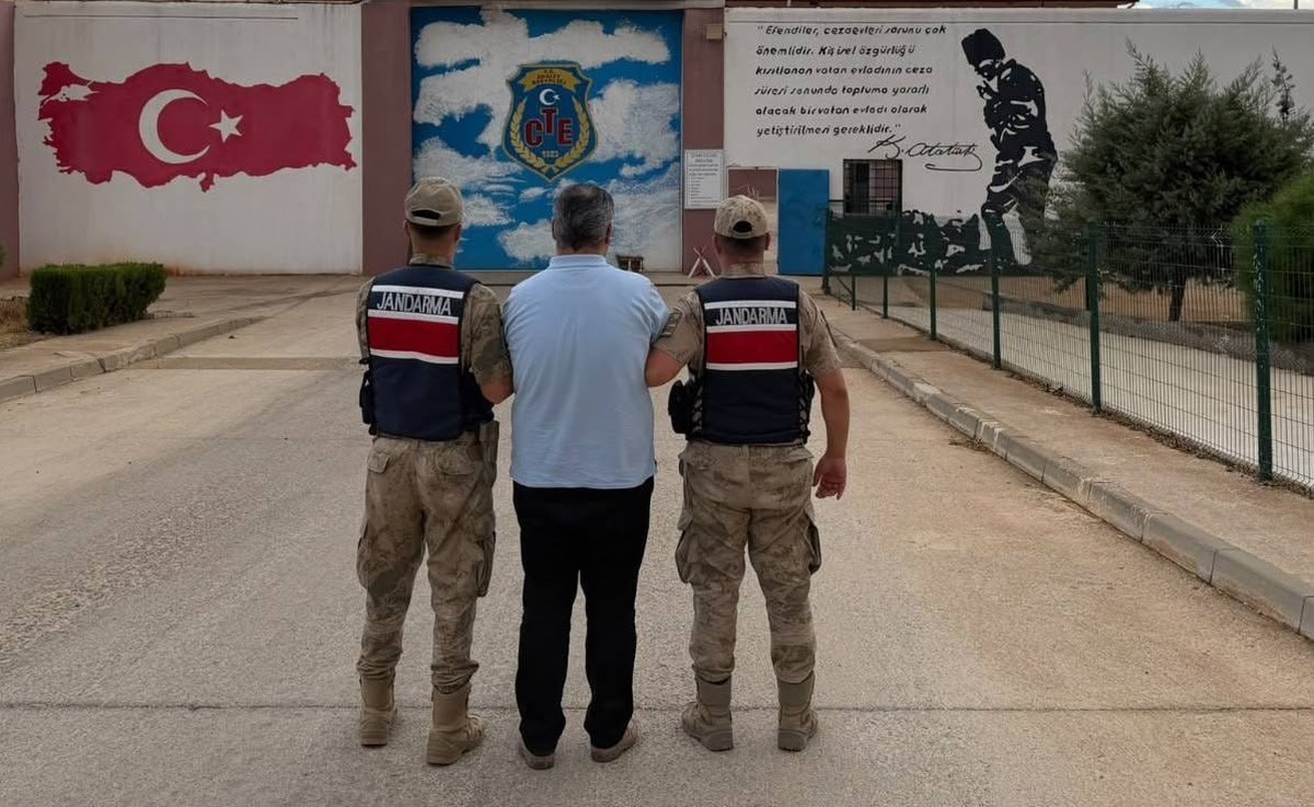 Gaziantep\'te jandarma operasyonunda 2 FETÖ/PDY şüphelisi cezaevine gönderildi