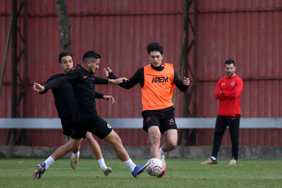 Gençlerbirliği, Galatasaray maçı hazırlığına Niasse\'nin katılımıyla başladı