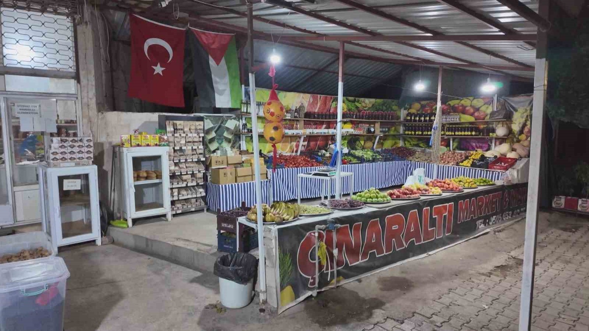 Hatay Hassa\'da genç esnaf, İsrail menşeli ürünlere 3 yıldır boykot uyguluyor