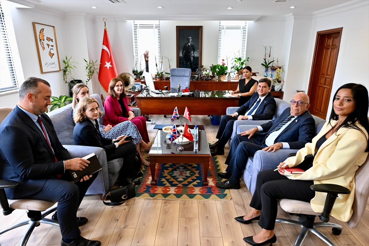 İngiltere Büyükelçisi Anderson, Fethiye Belediye Başkanı Karaca\'yı ziyaret etti