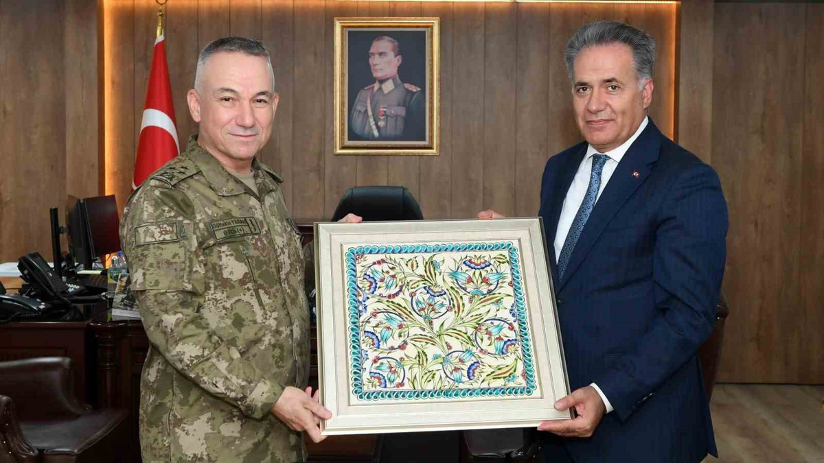 İnönü Üniversitesi Rektörü Akpolat, Korgeneral Yaralı\'ya yeni görevinde başarı diledi