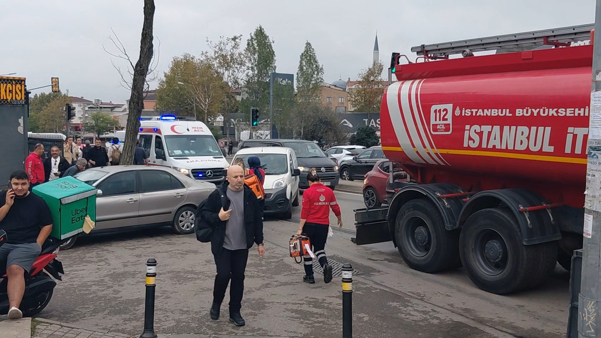İstanbul Ümraniye\'de trafo patlaması oldu, 1 yolcu etkilendi, Üsküdar seferleri durdu