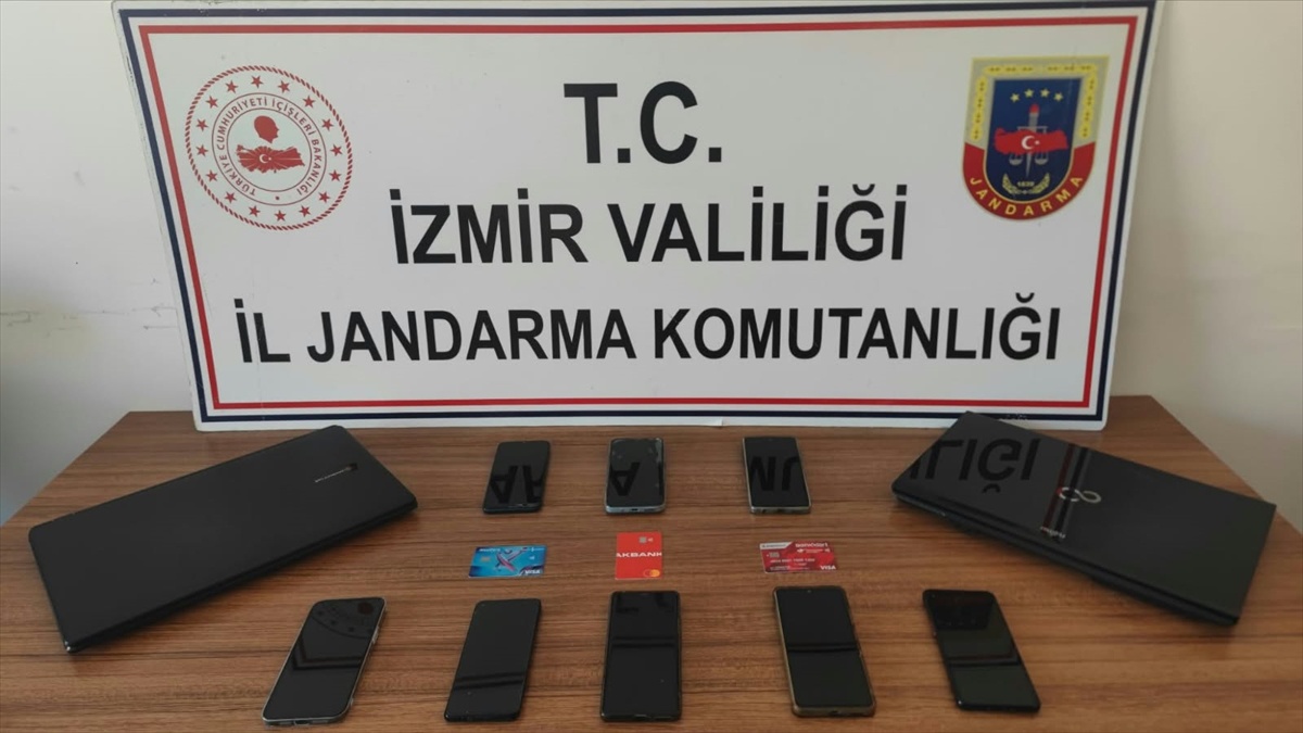 İzmir ve Antalya\'da bahis operasyonunda 8 zanlı tutuklandı, 988 milyon lira döndü