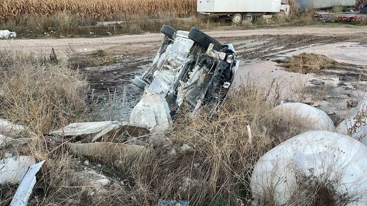 Karaman\'da kontrolden çıkan otomobil takla atıp alev aldı, 1 kişi yaralandı