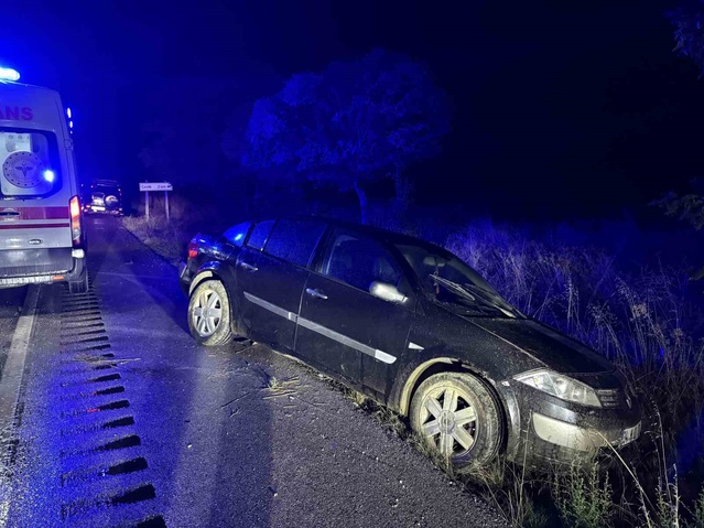 Kastamonu Tosya'da kaygan yolda karşı şeride geçen otomobilin sürücüsü yaralandı