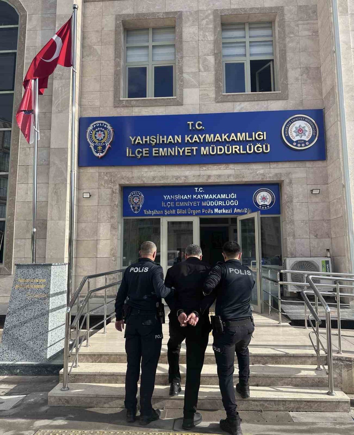 Kırıkkale\'de polis operasyonuyla 3 hükümlü yakalandı, cezaları 21 yıla kadar