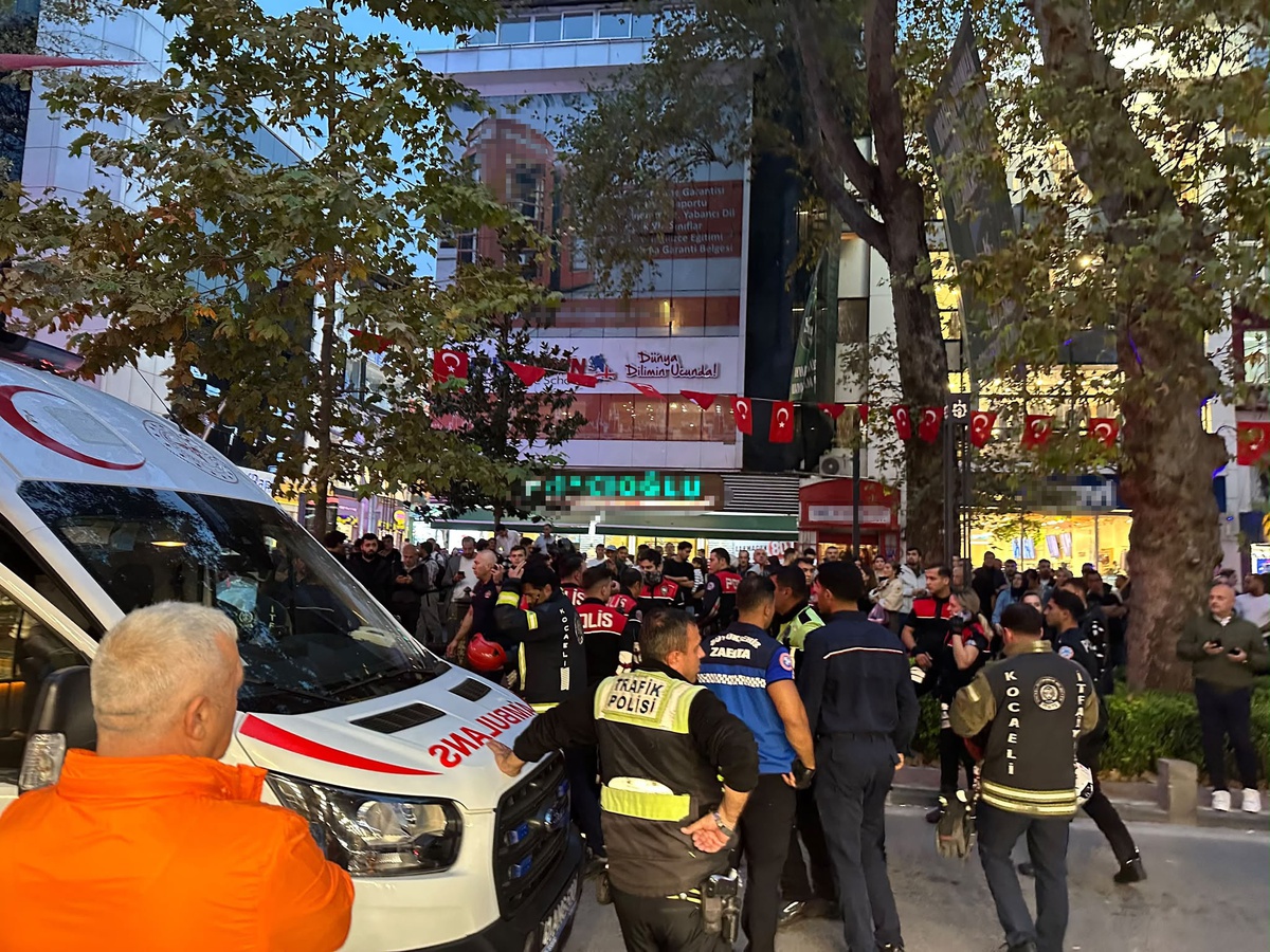 Kocaeli İzmit\'te eşi tarafından bıçaklanan kadın ağır yaralandı, şüpheli yakalandı