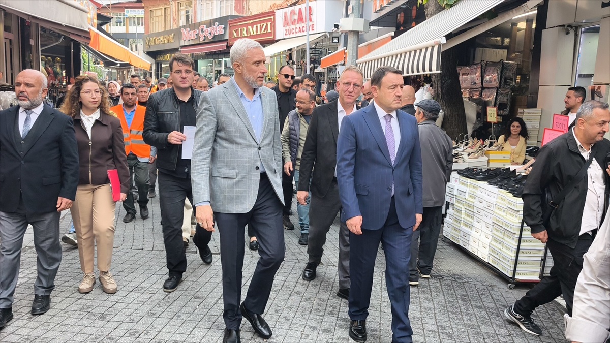 Kütahya Pekmez Pazarı\'nda ilk etapta 96 iş yeri için cephe yenileme başladı