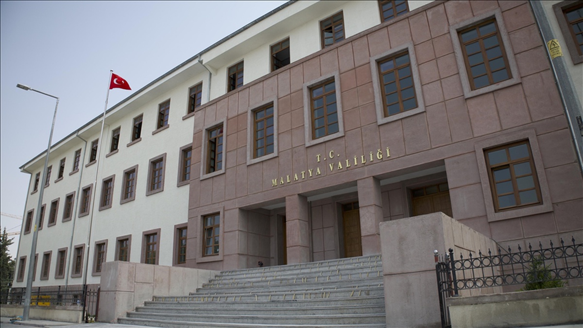 Deprem sonrası yıkım işlerinde usulsüzlük soruşturmasında 14 şüpheli tutuklandı